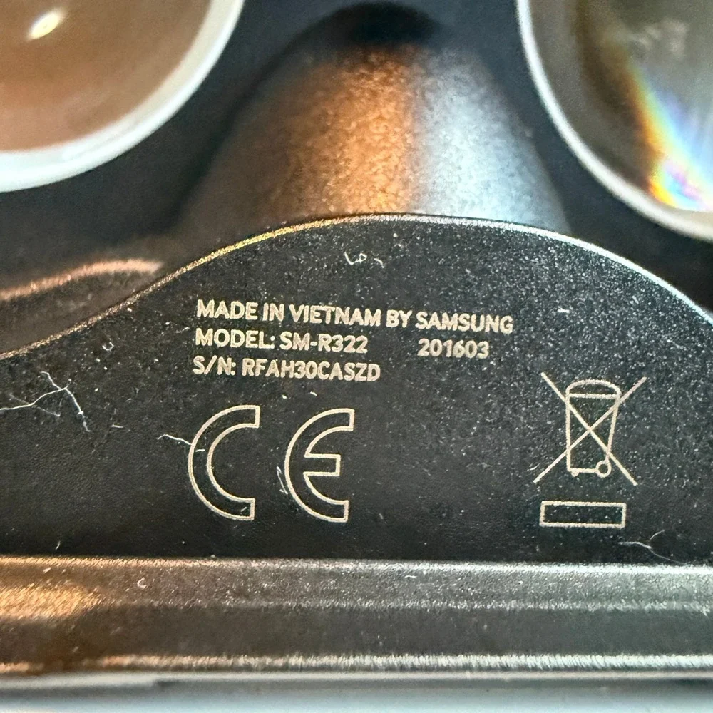 Samsung‎ Gear VR SM R322 Powered by Oculus Virtual Reality Headset White